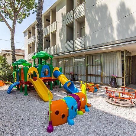 Hotel Stacchini Cesenatico Kültér fotó