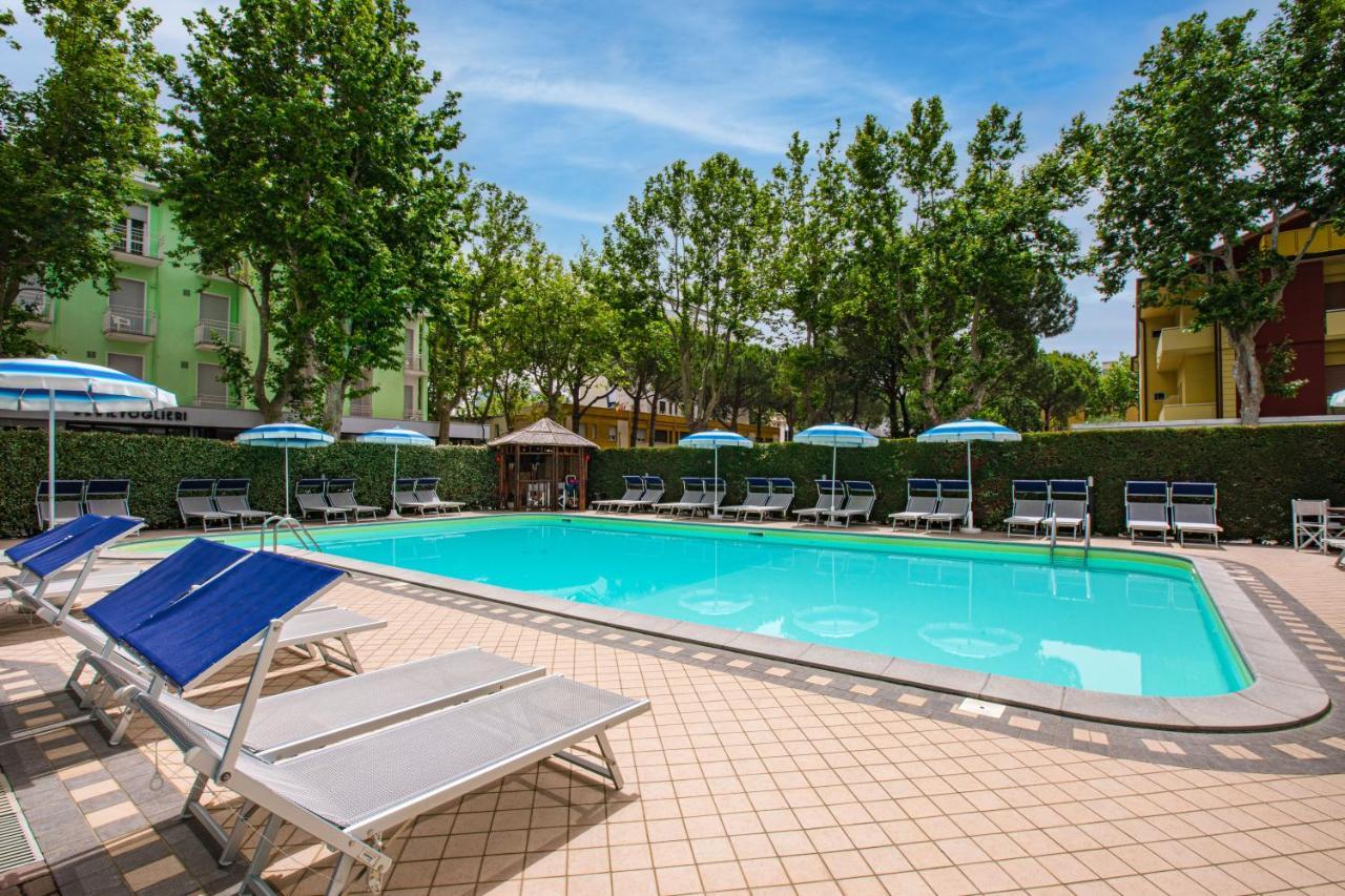 Hotel Stacchini Cesenatico Kültér fotó