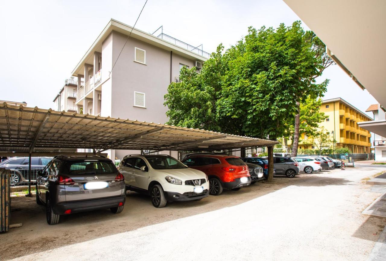 Hotel Stacchini Cesenatico Kültér fotó
