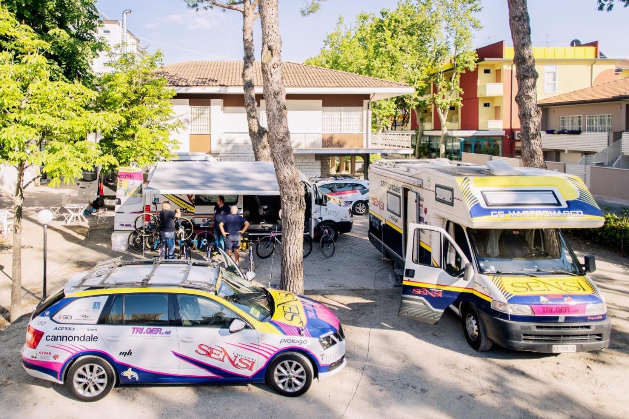 Hotel Stacchini Cesenatico Kültér fotó