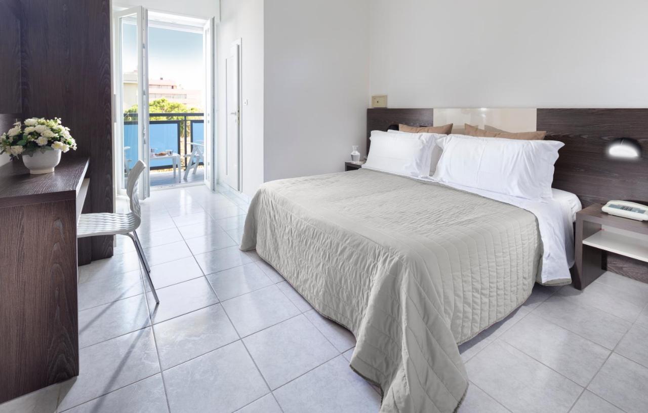 Hotel Stacchini Cesenatico Kültér fotó